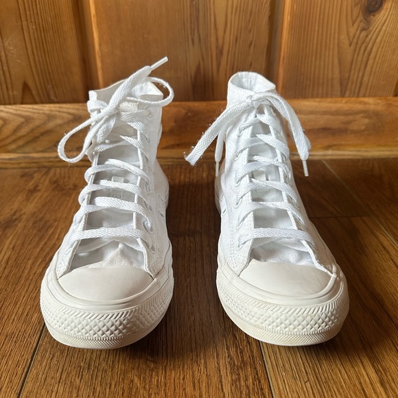 Converse Chuck Taylor All Star High Top Canvas Sneakers Women’s 7 Men’s 5 White - Picture 2 of 11